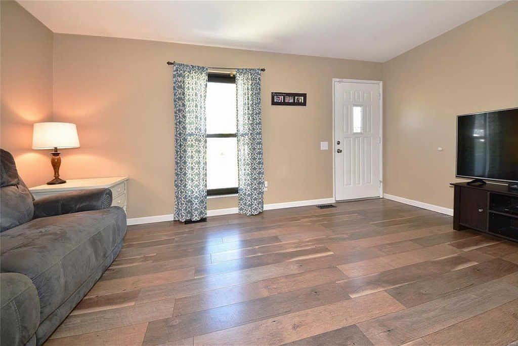 3049 Orton St - Photo 3 of 50