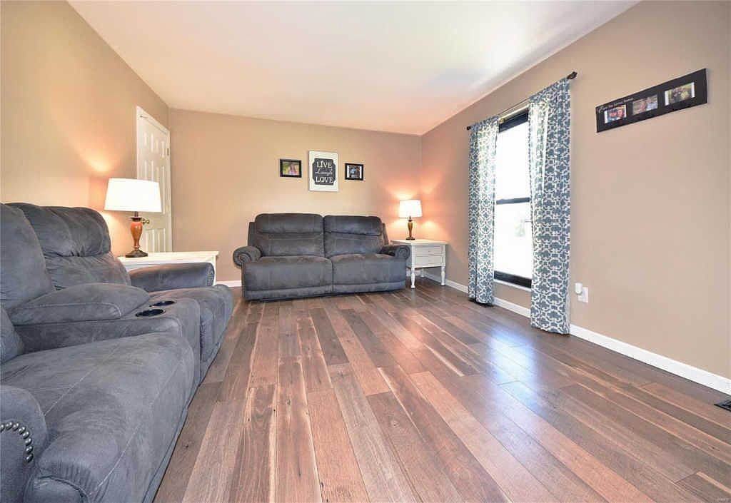 3049 Orton St - Photo 4 of 50