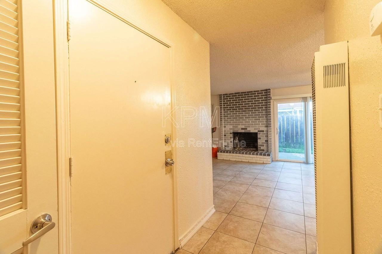 6808 N El Dorado St - Photo 2 of 13