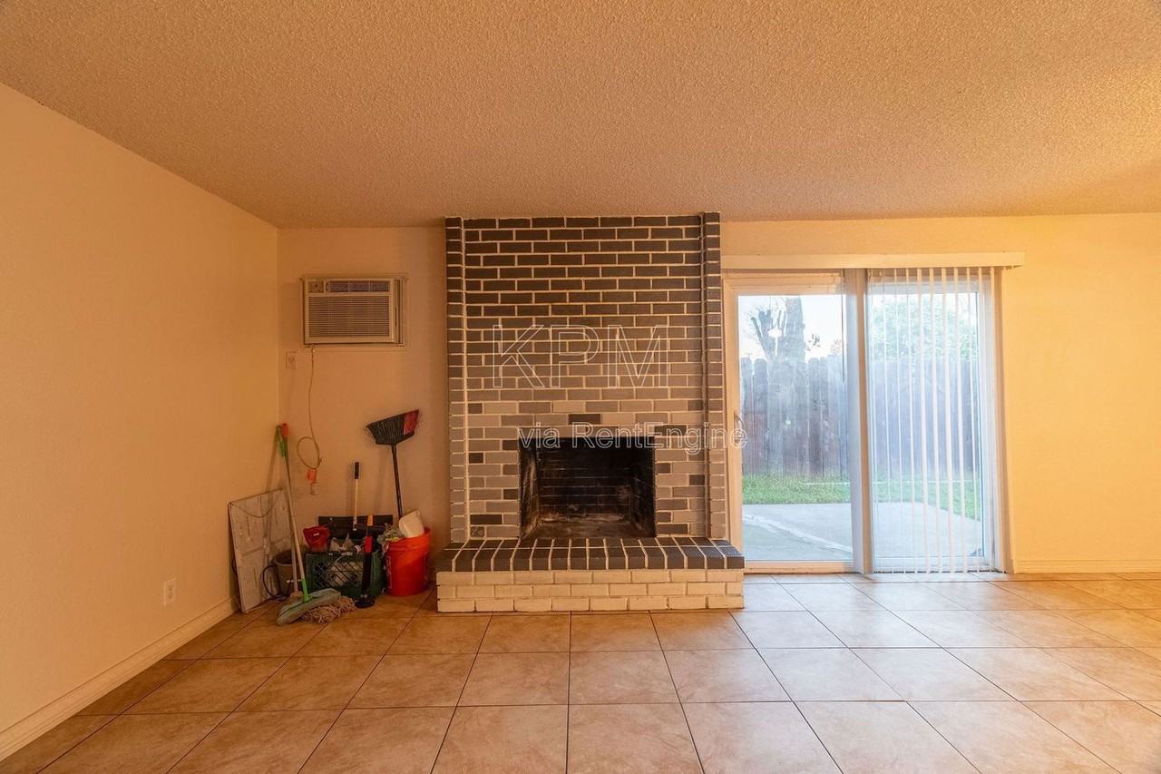 6808 N El Dorado St - Photo 3 of 13