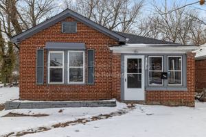 featured image of 10139 Royal Dr