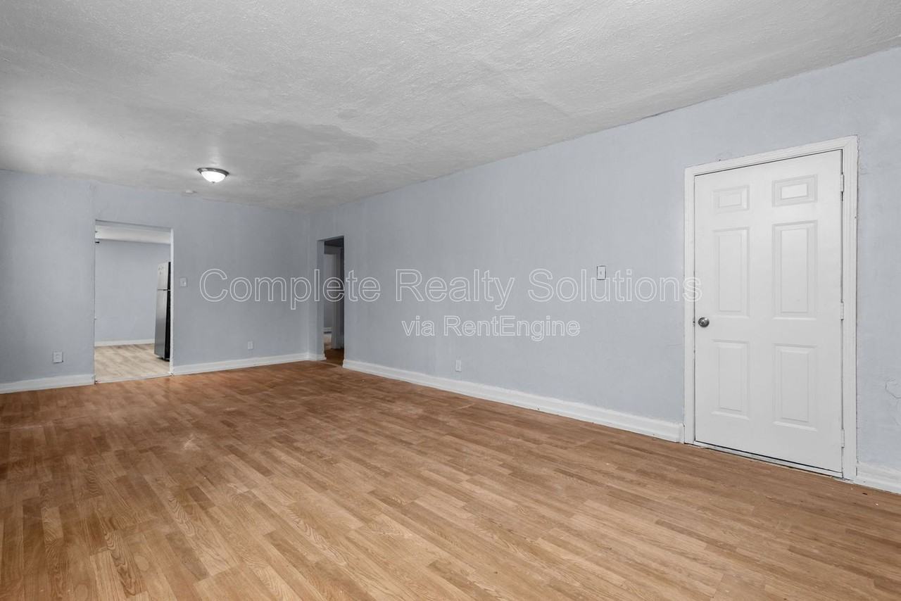 10139 Royal Dr - Photo 5 of 31