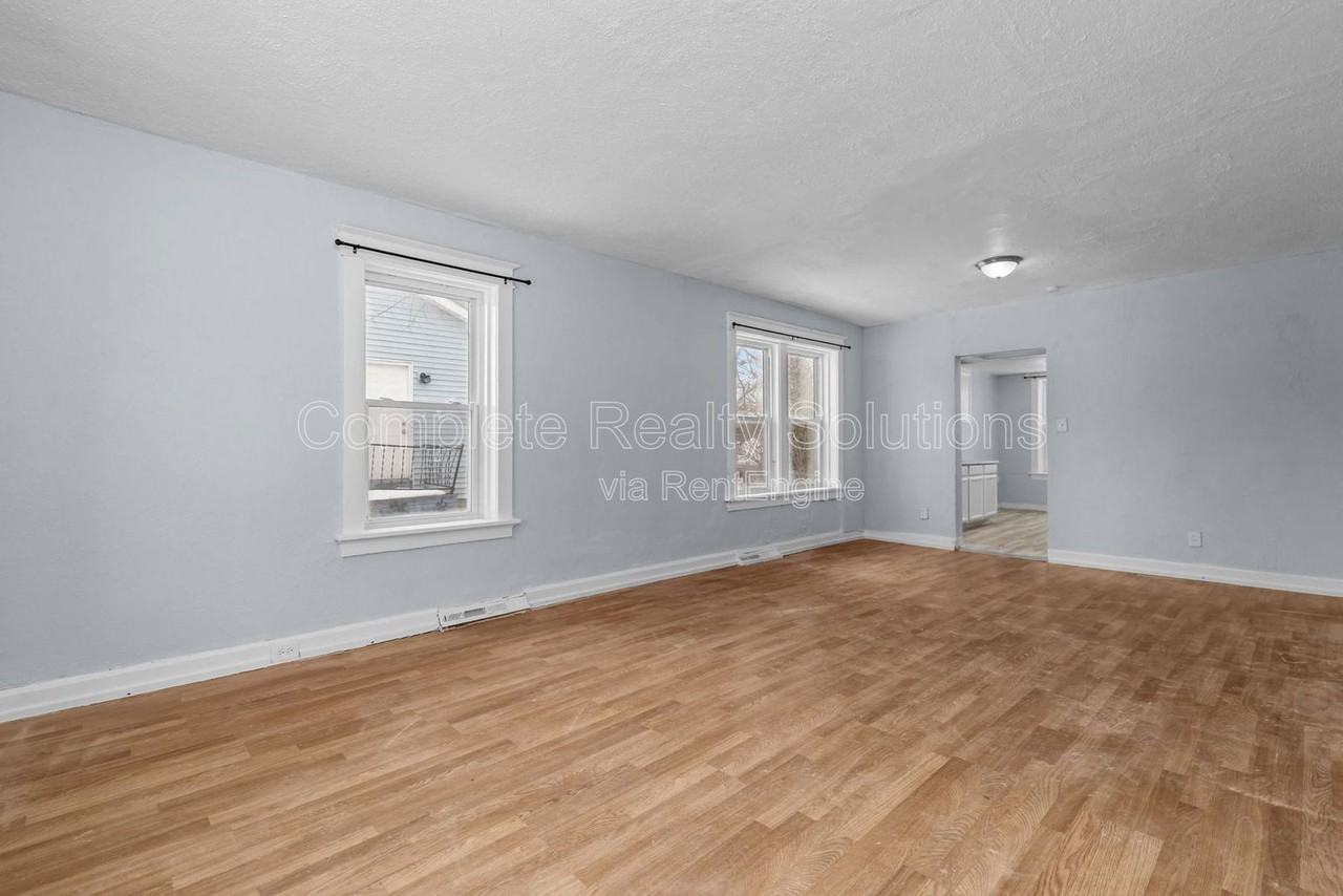 10139 Royal Dr - Photo 6 of 31