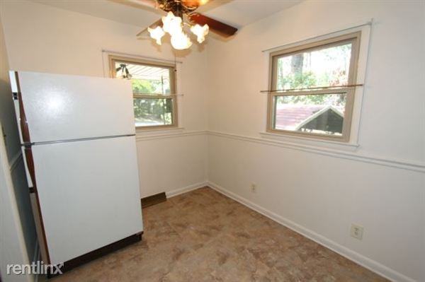 2005 Bertie St - Photo 3 of 9