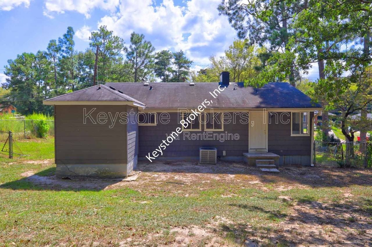 1367 Canterbury Rd - Photo 2 of 13