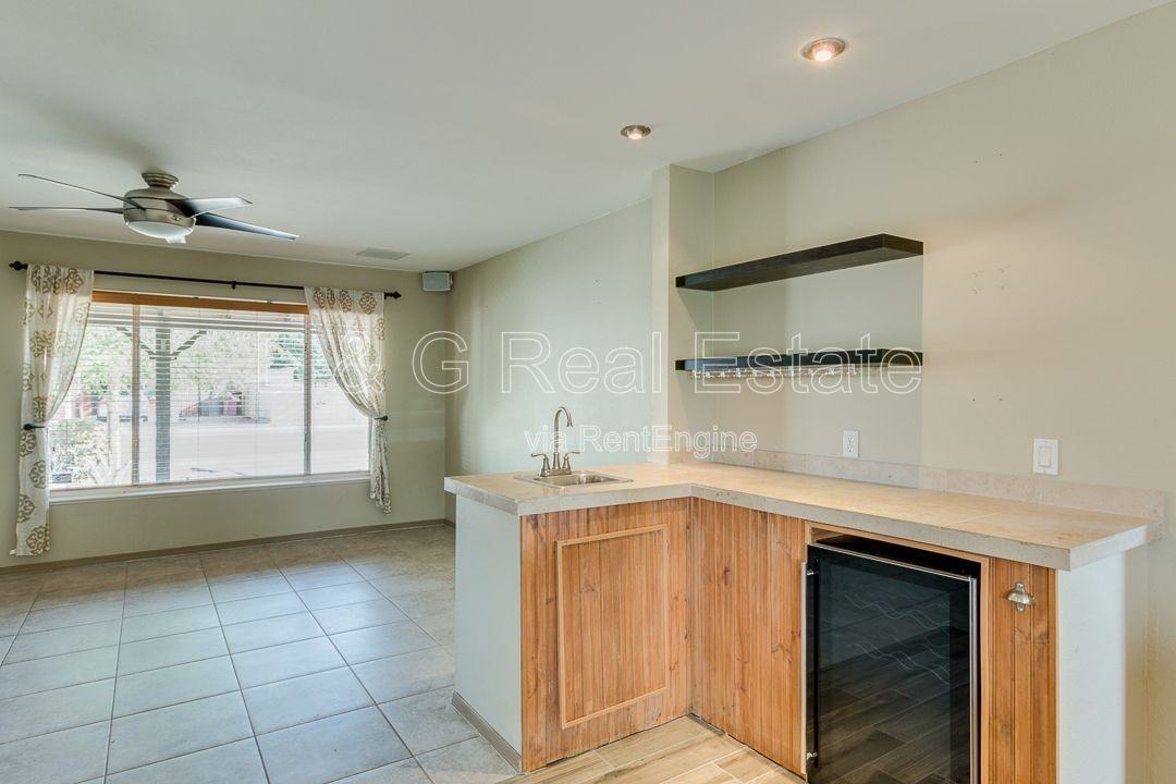 7248 E Wilshire Dr - Photo 5 of 25