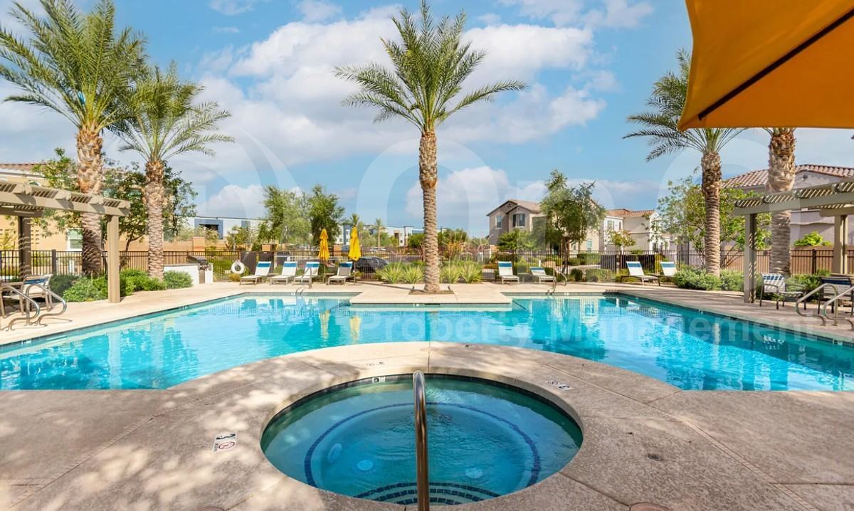 17367 N 10th St - Photo 4 of 38