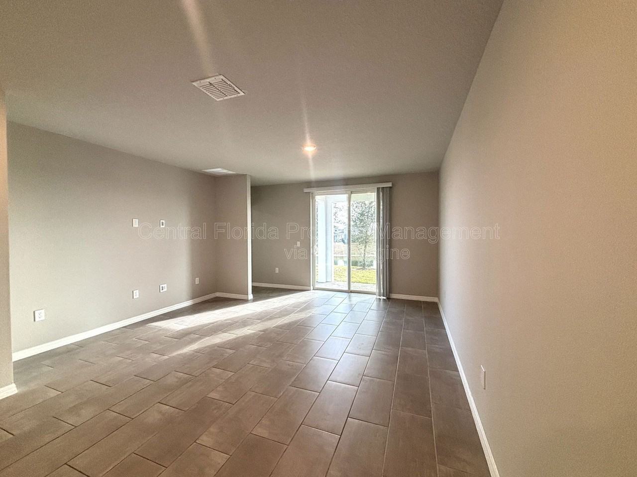 828 Rivers Crossing St - Photo 4 of 17