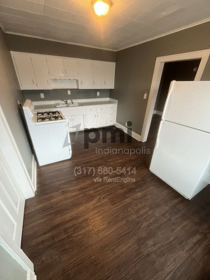 215 1/2 S Madison Ave - Photo 4 of 25