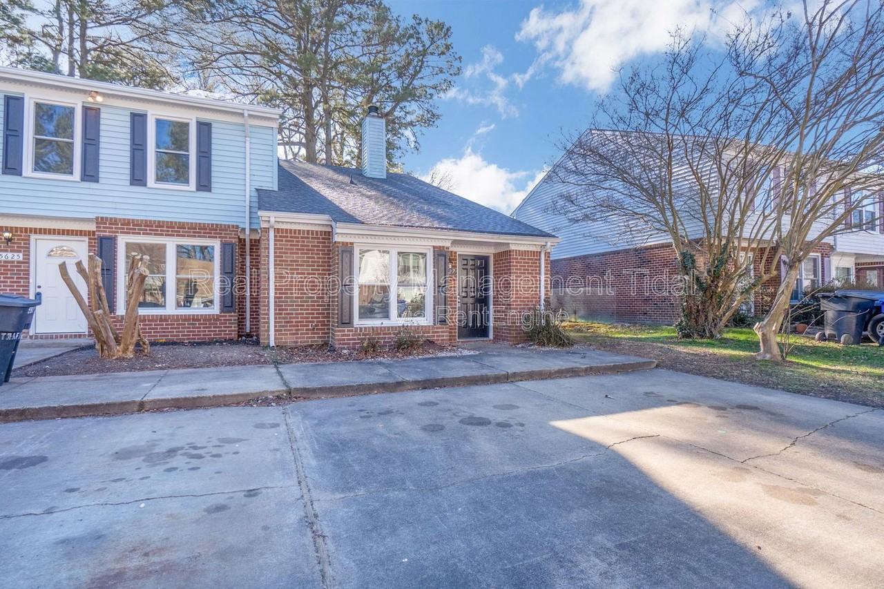 5627 Trafalgar Arch - Photo 2 of 23