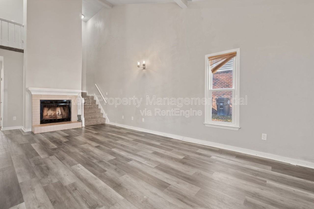 5627 Trafalgar Arch - Photo 5 of 23