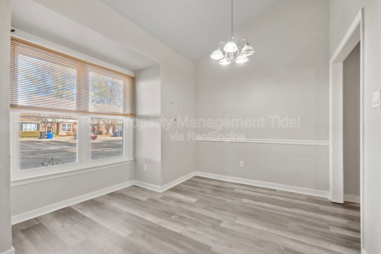 5627 Trafalgar Arch - Photo 7 of 23