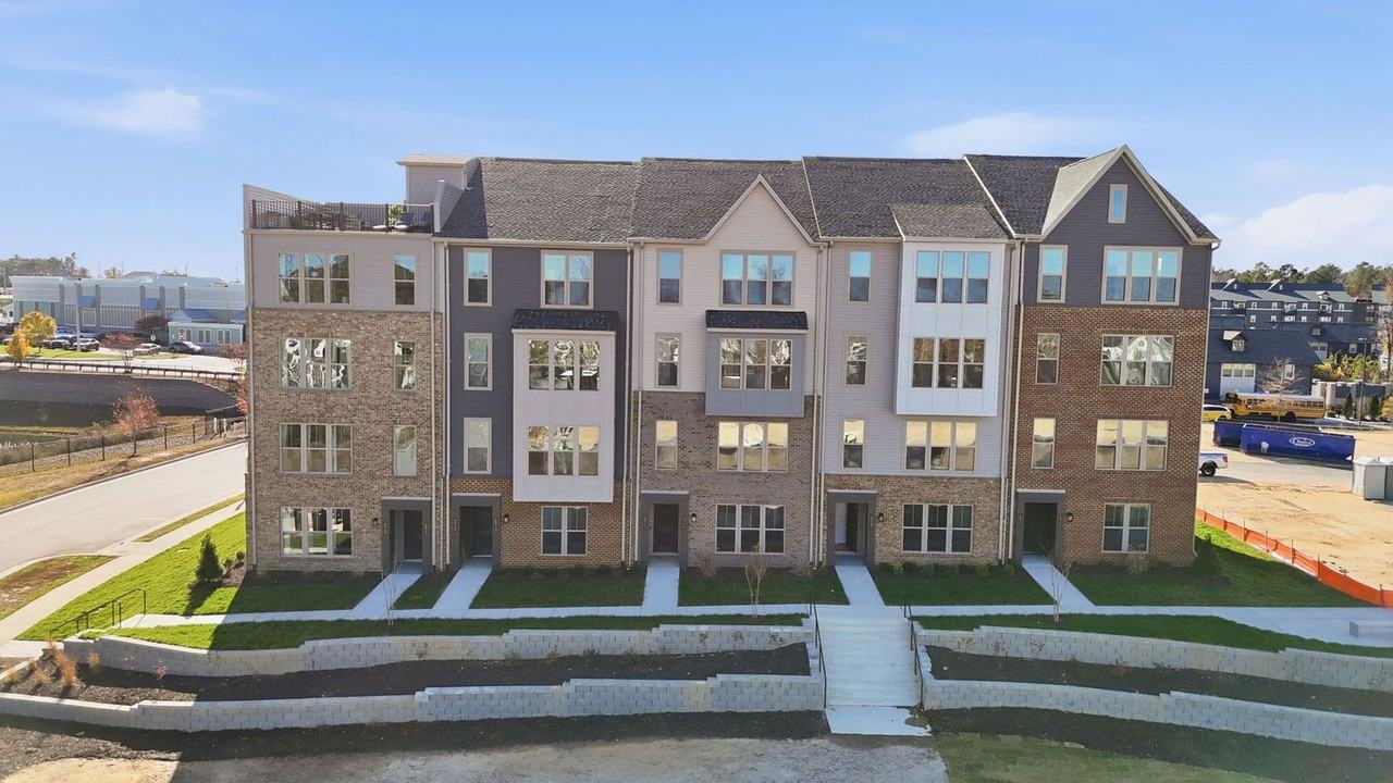 6903 Cosby Village Ter - Photo 2 of 31