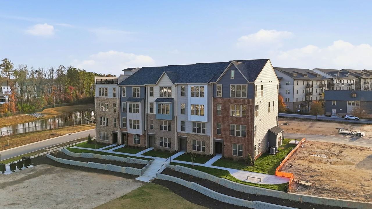 6903 Cosby Village Ter - Photo 4 of 31