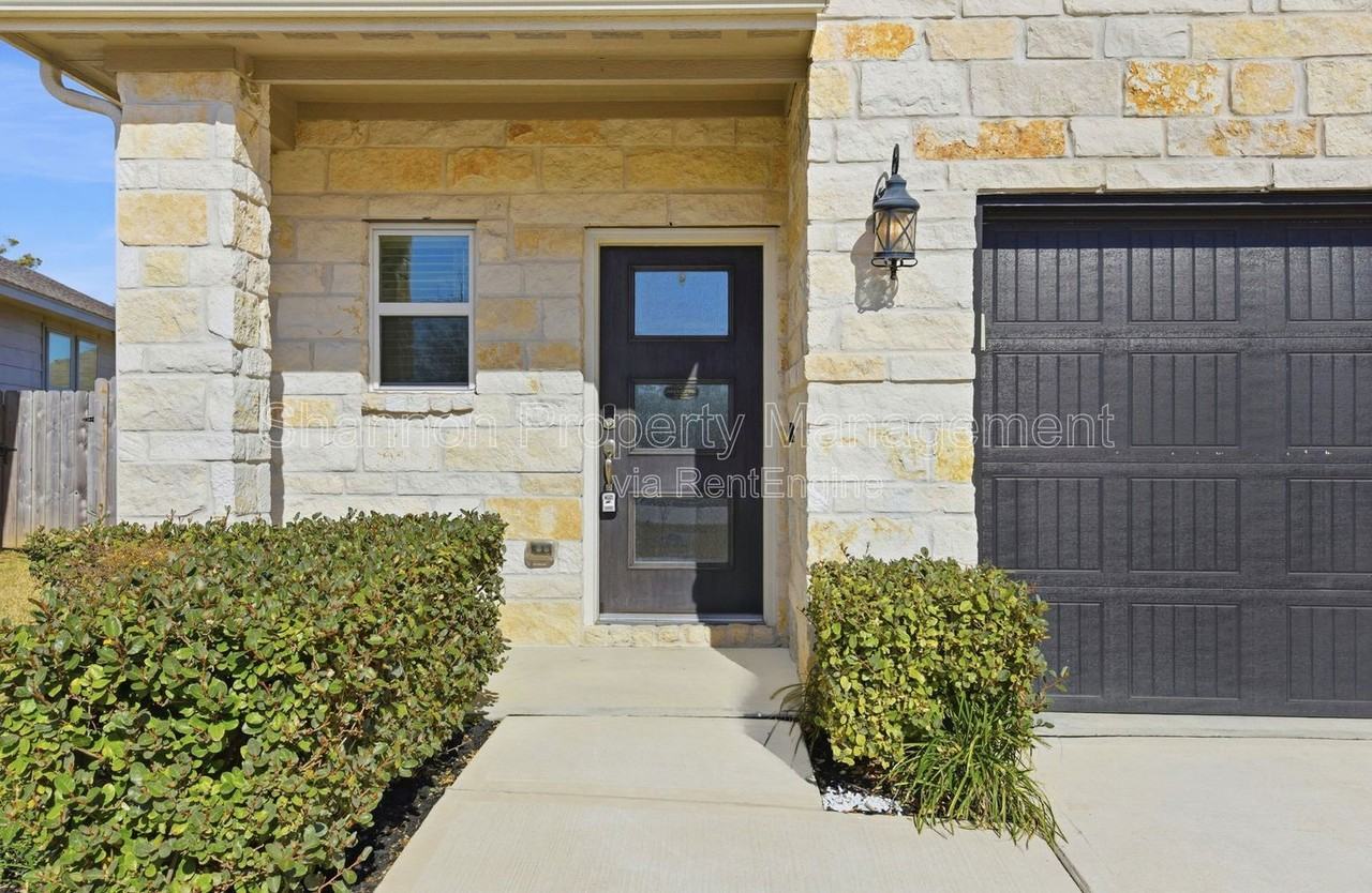 18508 Meadow Point Ln - Photo 4 of 46