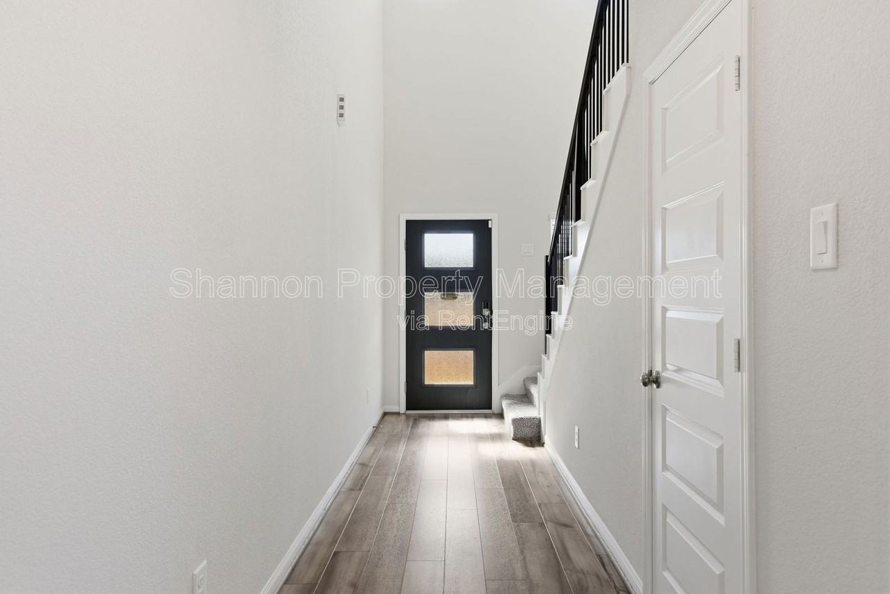 18508 Meadow Point Ln - Photo 5 of 46