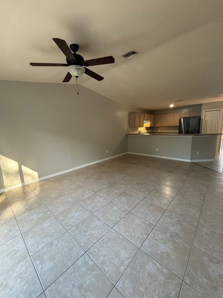 5319 Centennial Blvd - Photo 3 of 16