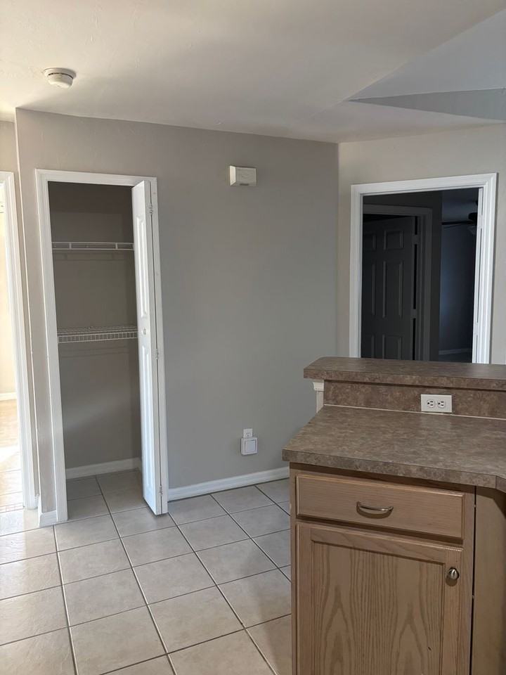 5319 Centennial Blvd - Photo 6 of 16