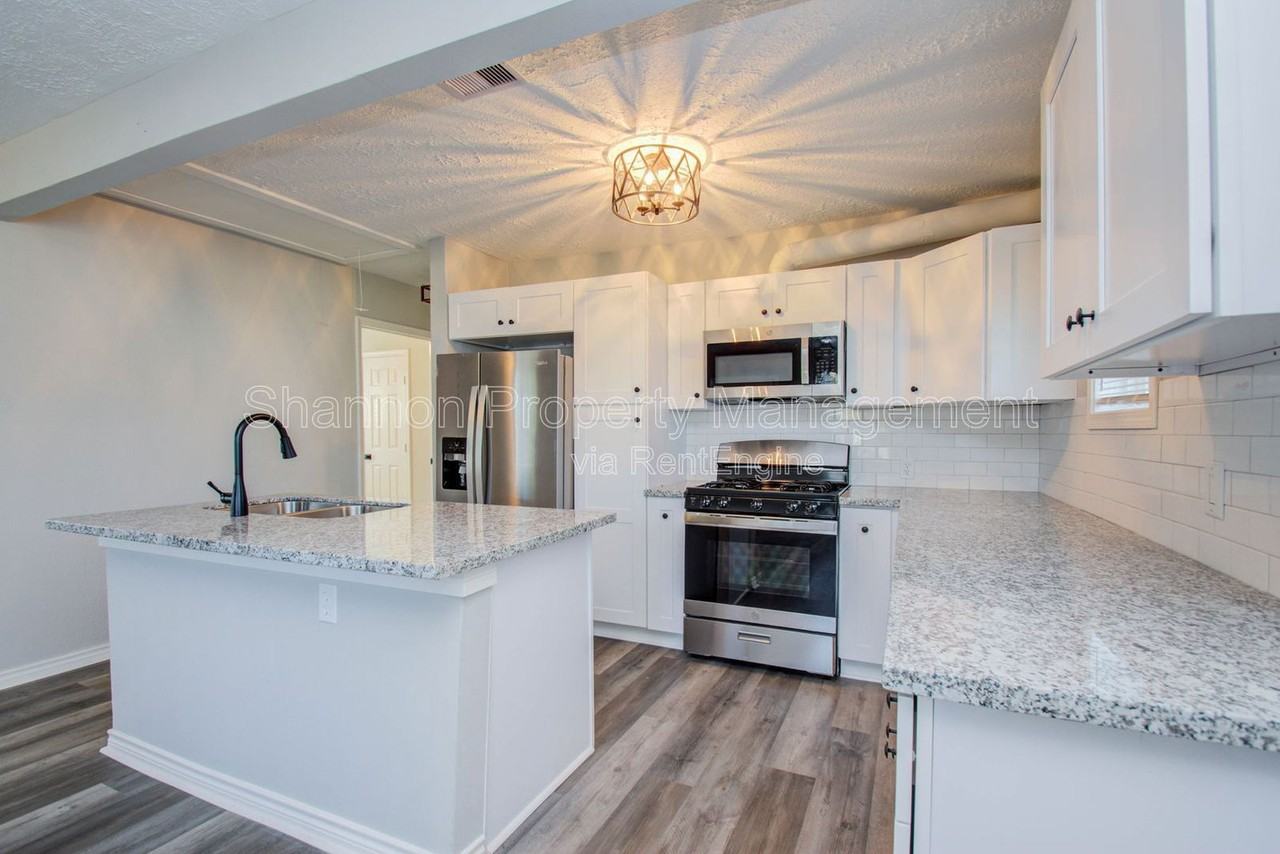 3403 Gano St - Photo 6 of 21