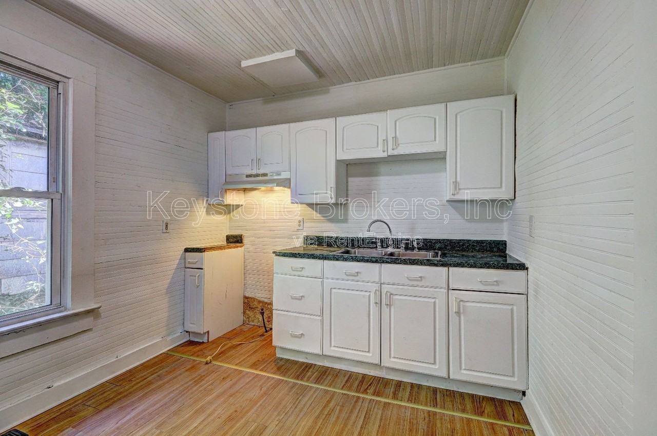 294 Madison St - Photo 6 of 8