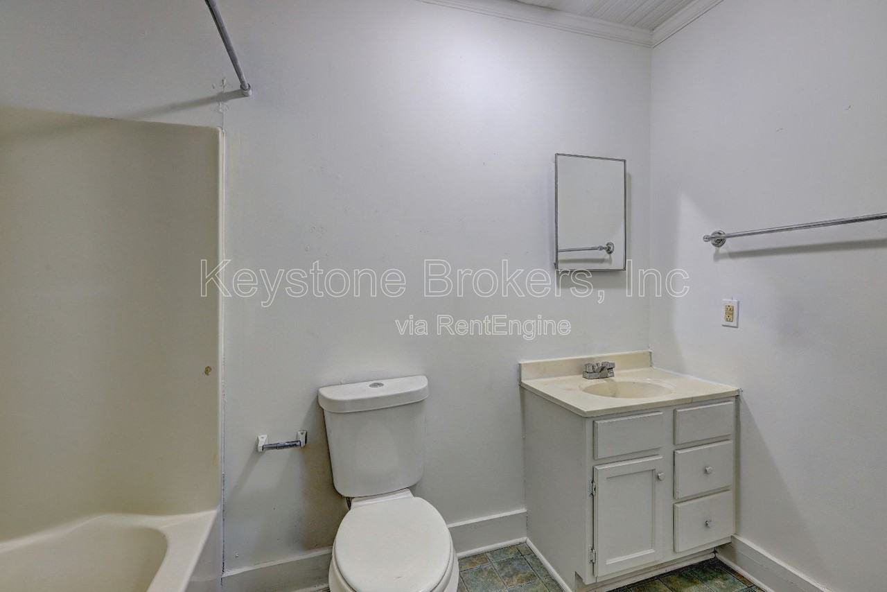 294 Madison St - Photo 7 of 8