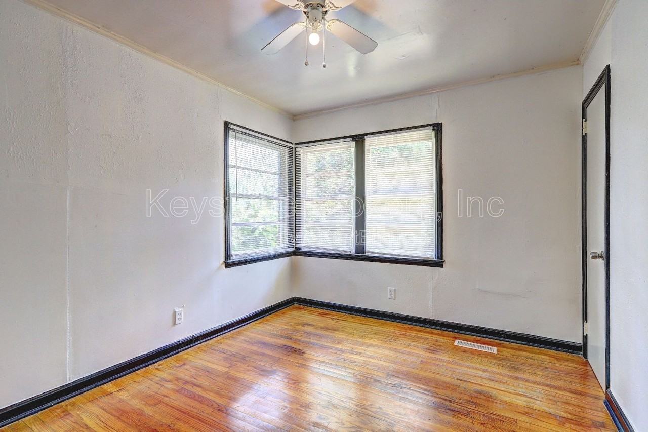 2006 Pine Hill Dr - Photo 6 of 10