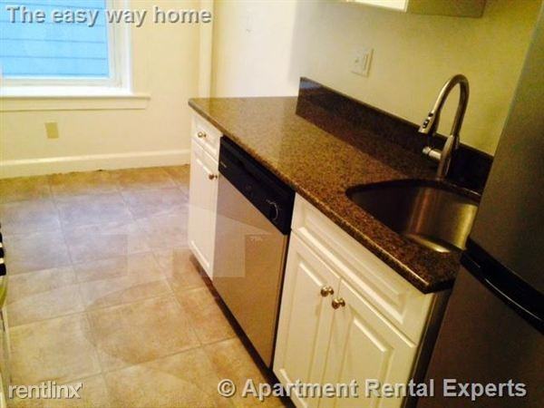 109 W Wyoming Ave - Photo 2 of 9