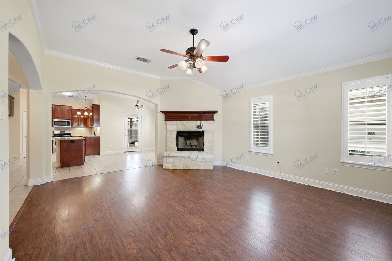 2725 Westglen Dr - Photo 5 of 22