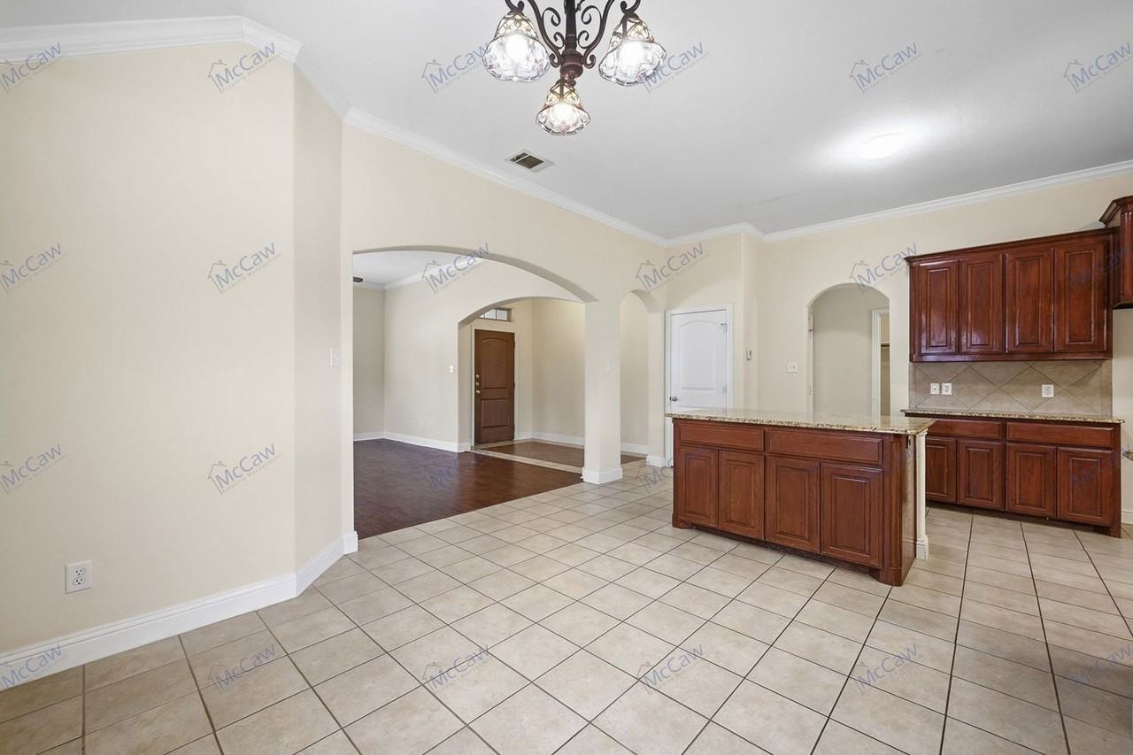 2725 Westglen Dr - Photo 7 of 22