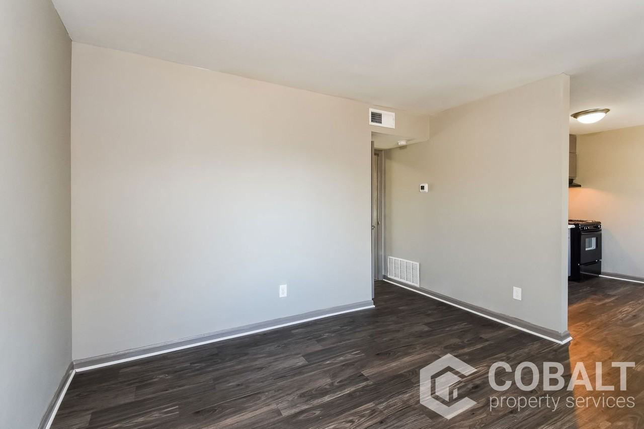 2124 Park Ter #9 - Photo 6 of 16