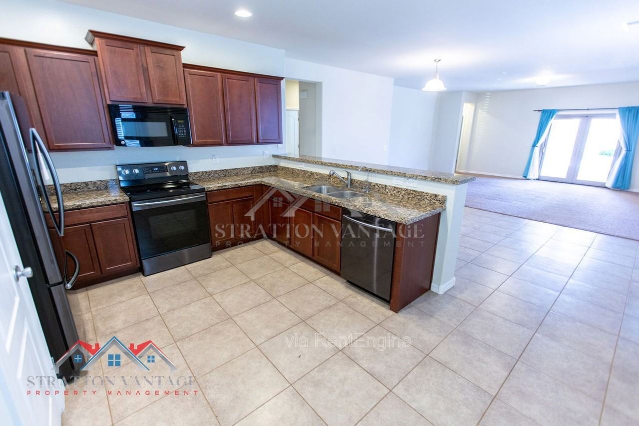 13268 E Marigold Ln - Photo 7 of 44