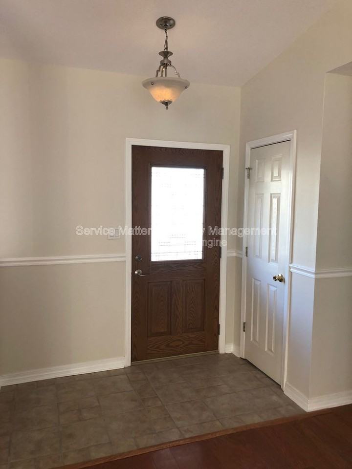 4421 Amberwood Cir - Photo 2 of 16