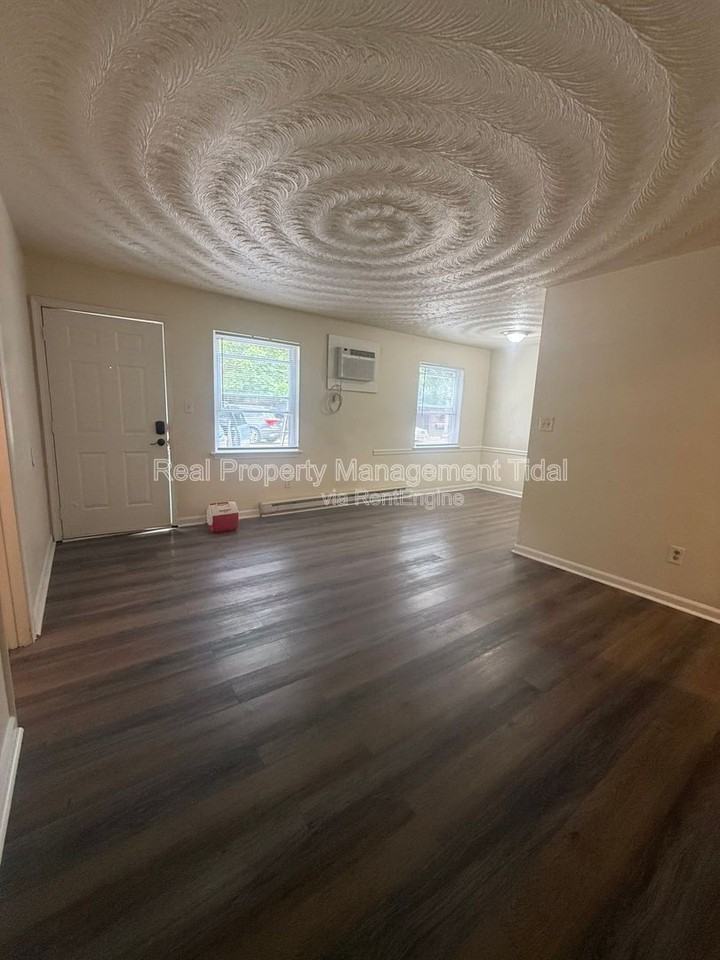 6255 Alexander St #18 - Photo 7 of 27