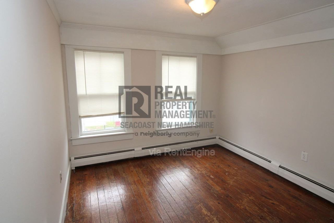 6 Smith Ct #2 - Photo 3 of 21