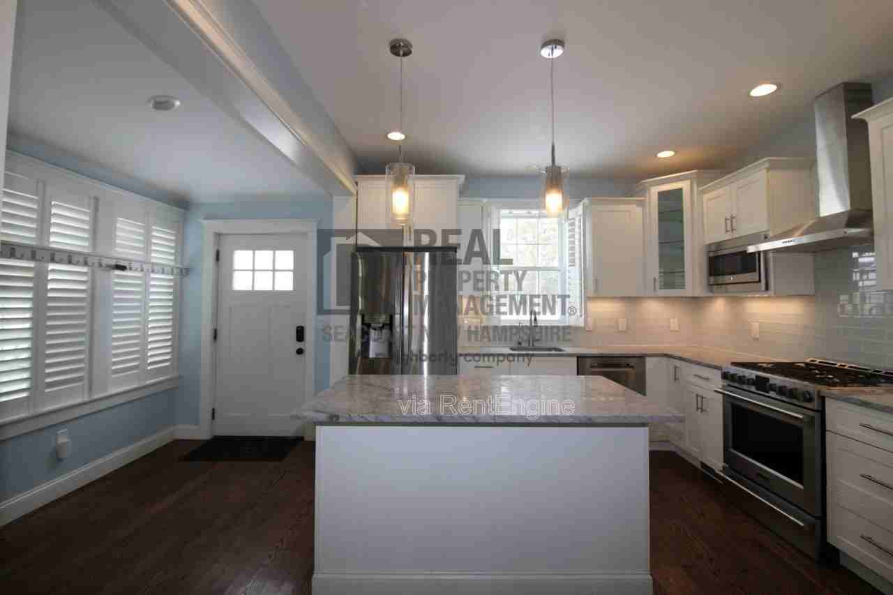 33 Columbia St - Photo 2 of 20