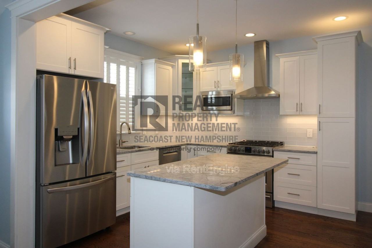 33 Columbia St - Photo 3 of 20