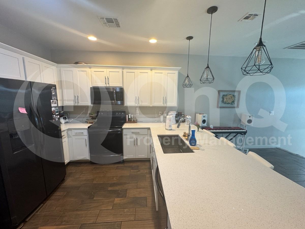 2245 S Sabino Dr #101 - Photo 5 of 17