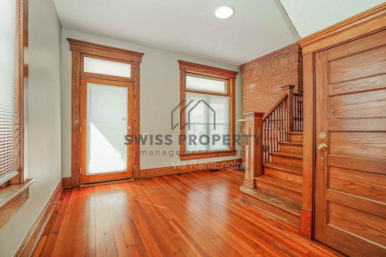 804 E Main St - Photo 5 of 18