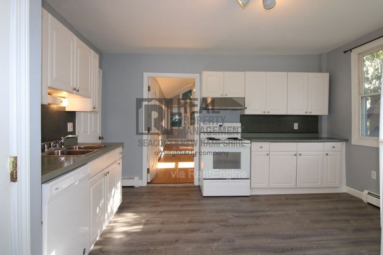 4749 South St - Photo 6 of 24