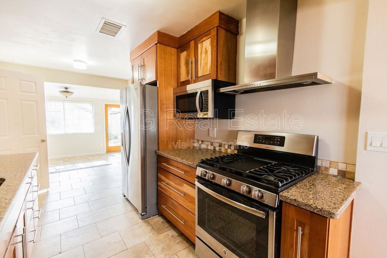 1029 W Elna Rae St - Photo 5 of 21