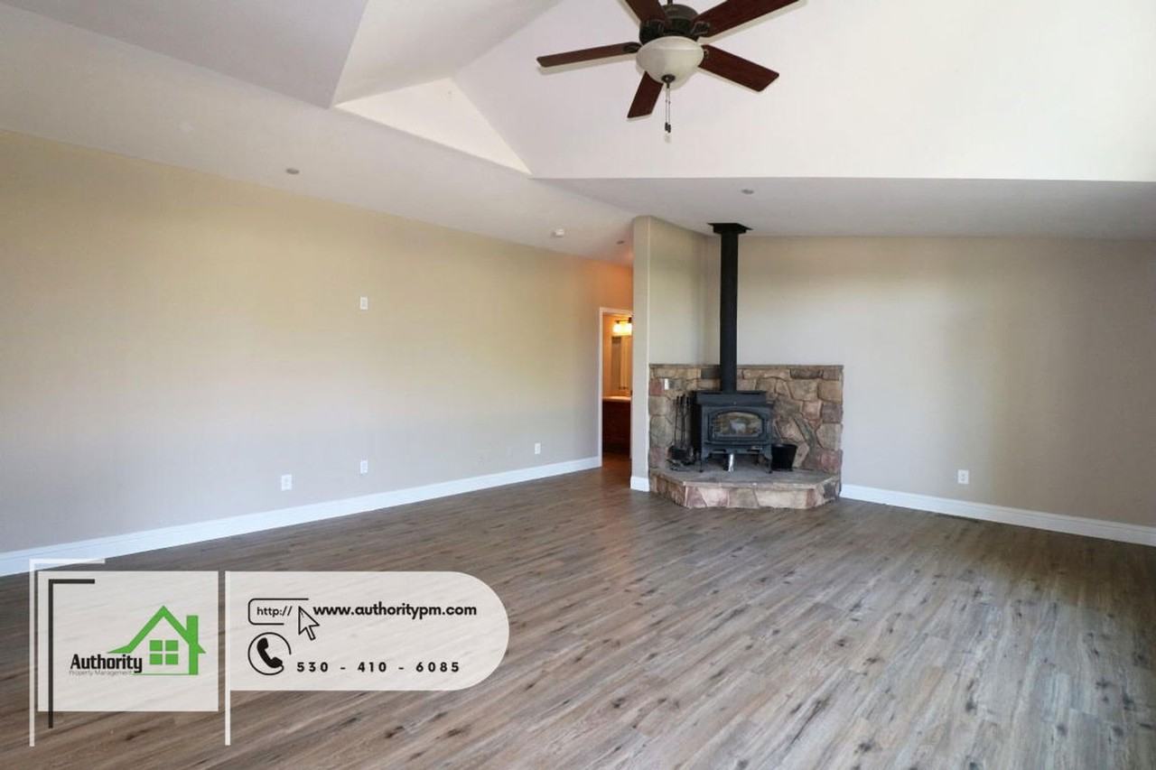 22233 Venzke Rd - Photo 6 of 31