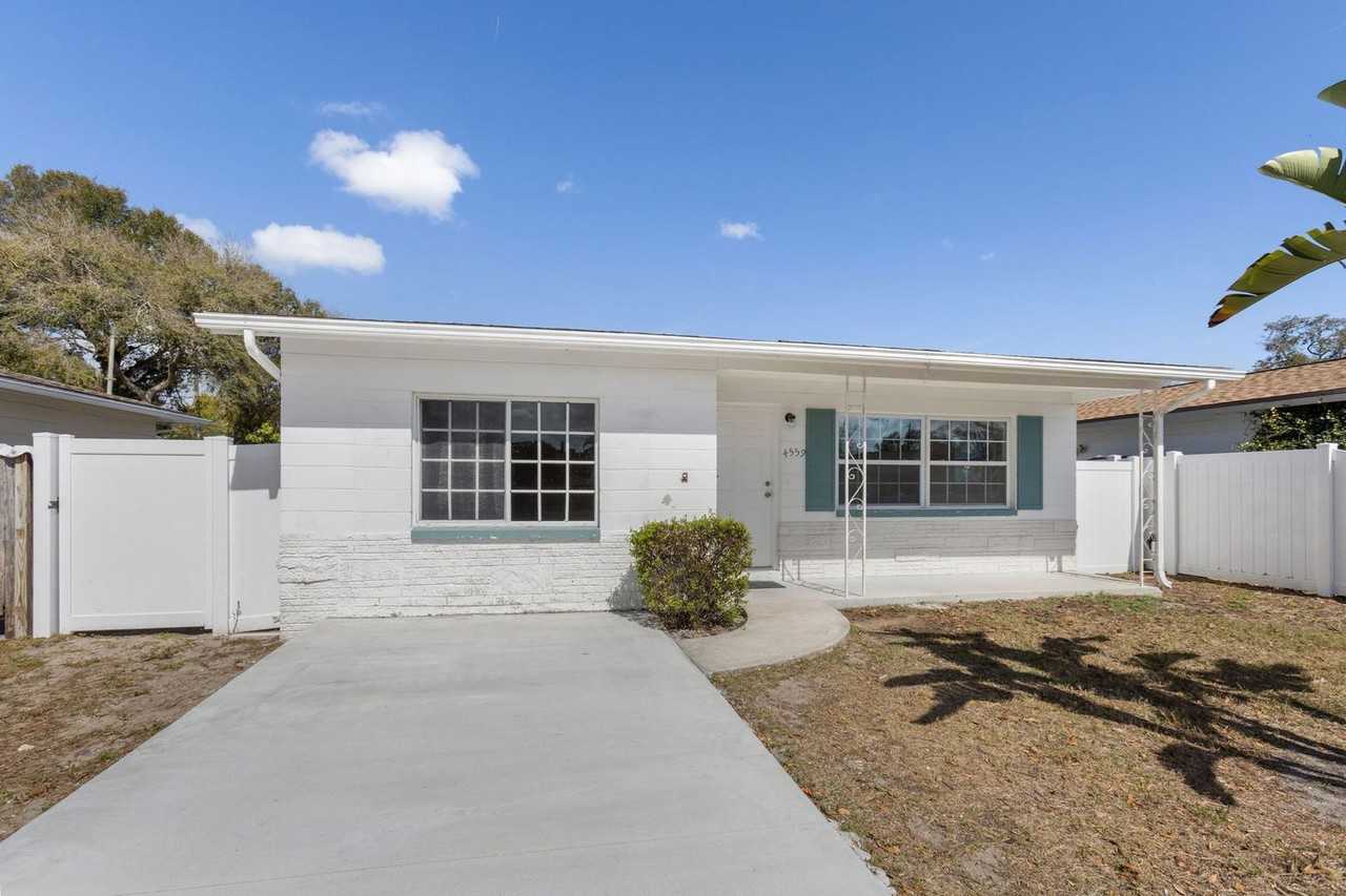 4559 33rd Ave N - Photo 3 of 20