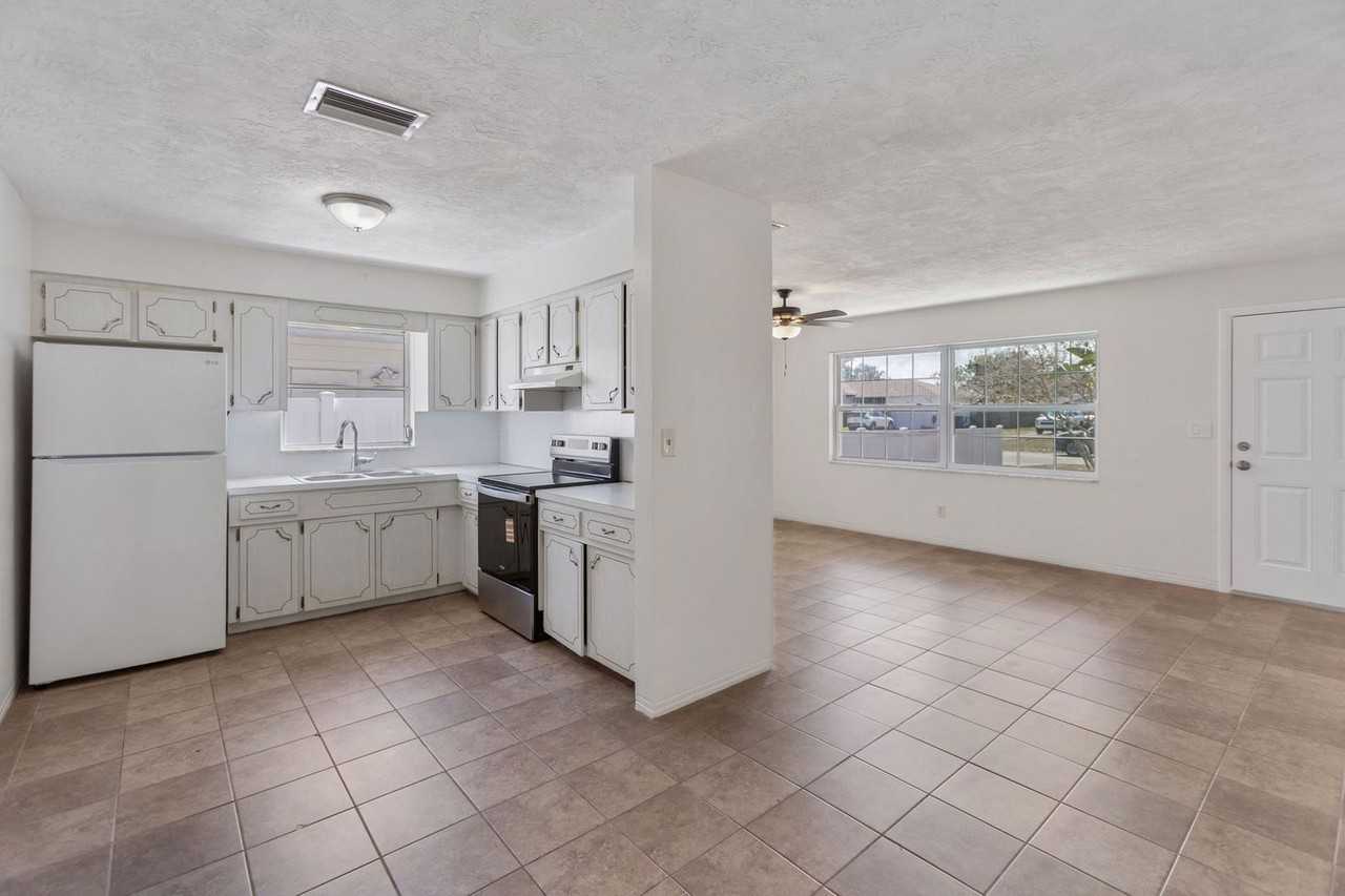 4559 33rd Ave N - Photo 7 of 20