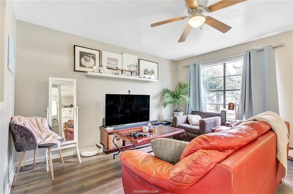 703 Wellesley Ct #A - Photo 5 of 19