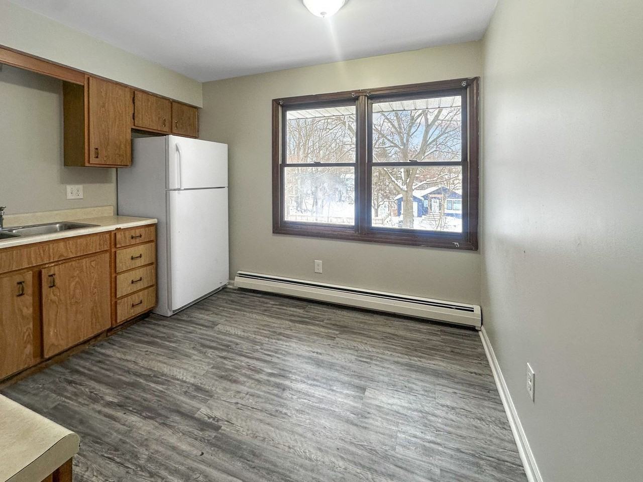 130 S Clarendon St #1 - Photo 3 of 10