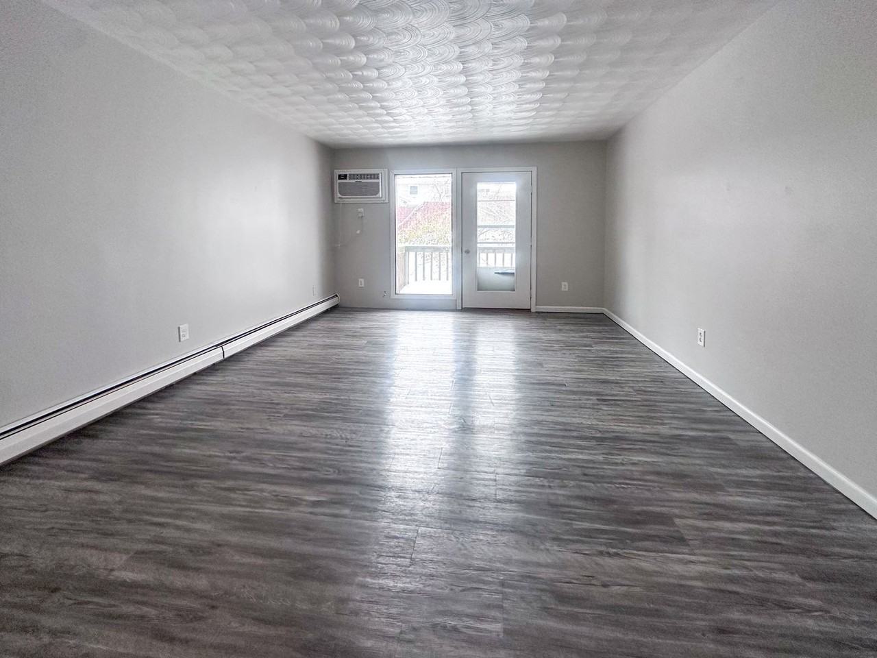 130 S Clarendon St #1 - Photo 6 of 10