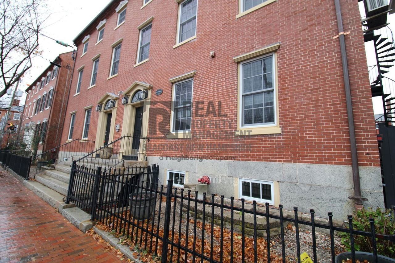 159 State St #1A - Photo 2 of 18