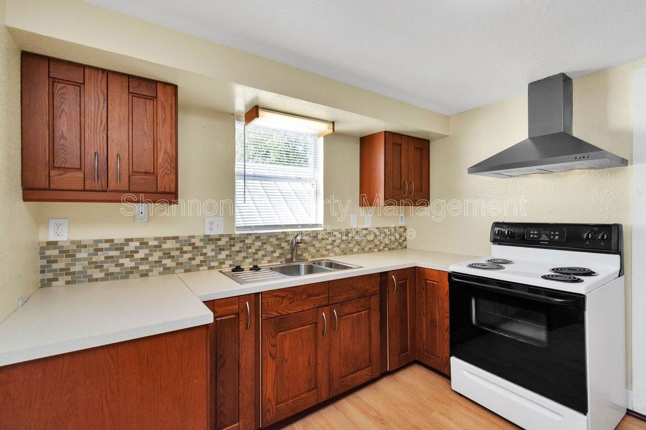 2202 Kane St #B - Photo 7 of 22