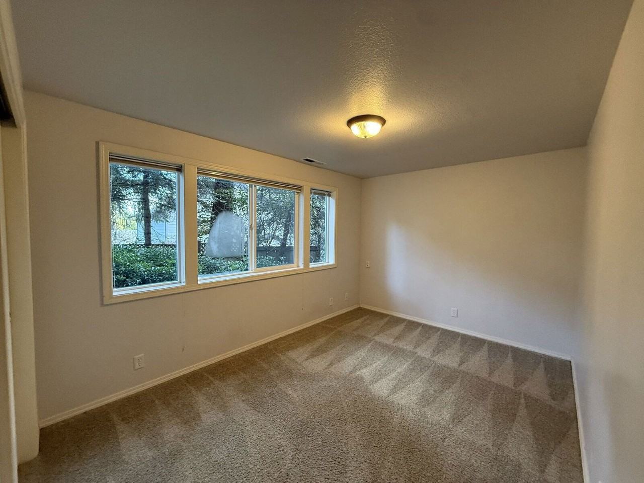 3834 Brighton Ave - Photo 5 of 30