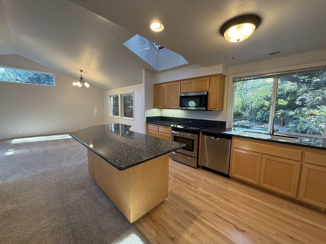 3834 Brighton Ave - Photo 6 of 30